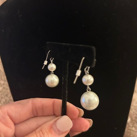 Pearl necklace and earrings set - Picture 12 of 12